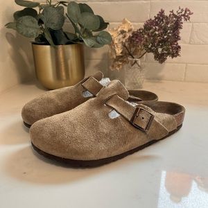 Birkenstock Boston Clogs in Taupe. EU 42 M9 W11 , regular fit